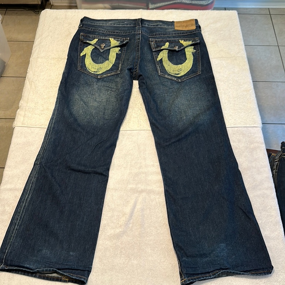 True religion jeans. Dark blue distressed. Size 40.